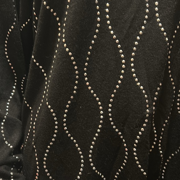 NWT Sz 3x black sweater like top - Picture 2 of 2